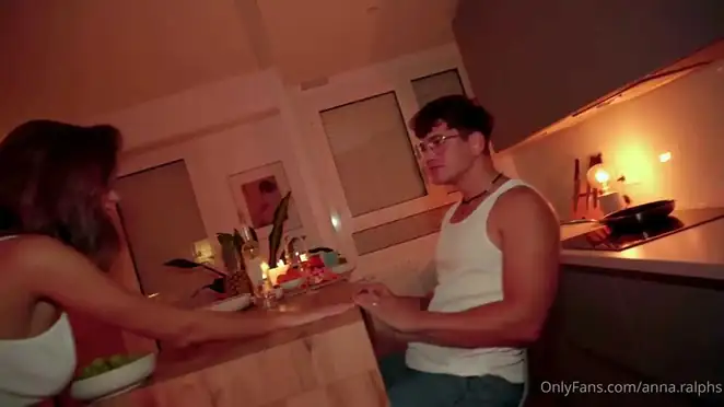 AnnaRalphs Family Dinner rq